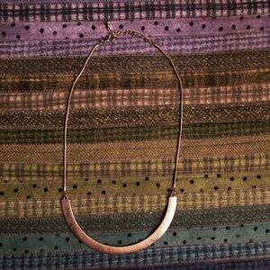 Golden U-shaped Necklace